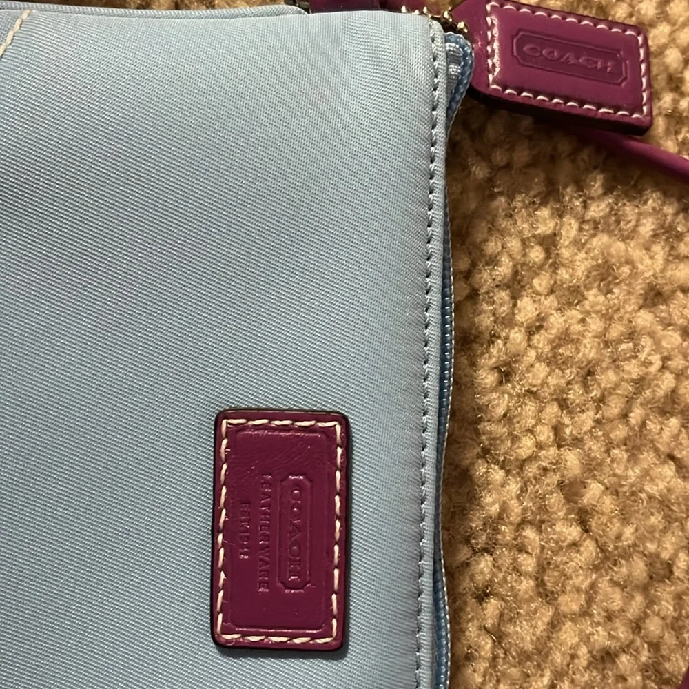 Tiny Coach change purse - - Picture 2 of 4